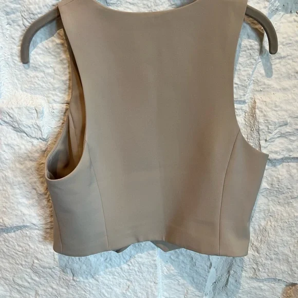 Aritzia Wilfred Taupe Button-Front Vest. Brand New. - Picture 3 of 3